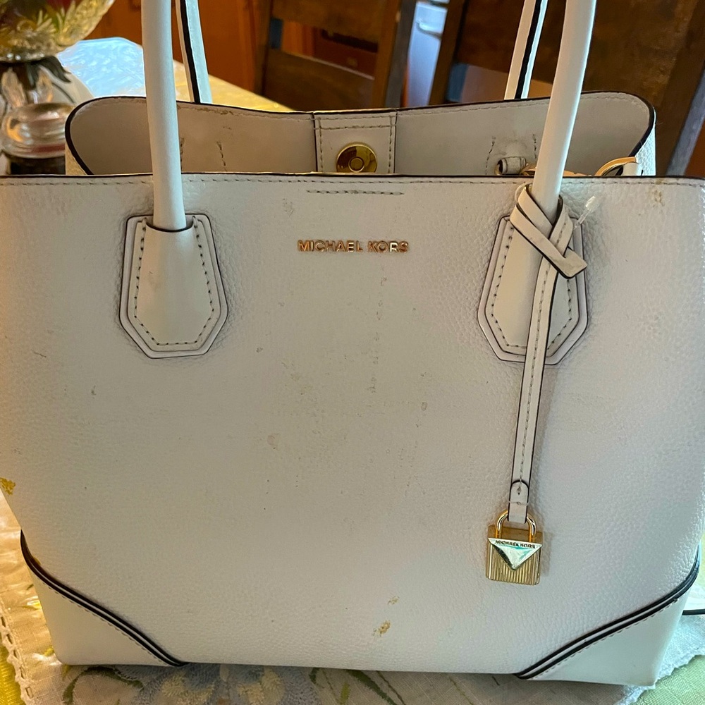 Hand bag